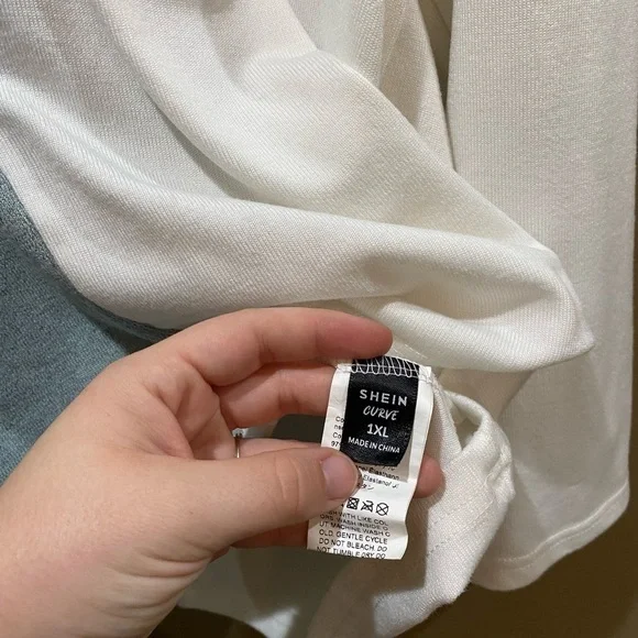 Shein Half Blue Half White Long Sleeve Thin Sweater V Neck Women’s 1X - Picture 4 of 6